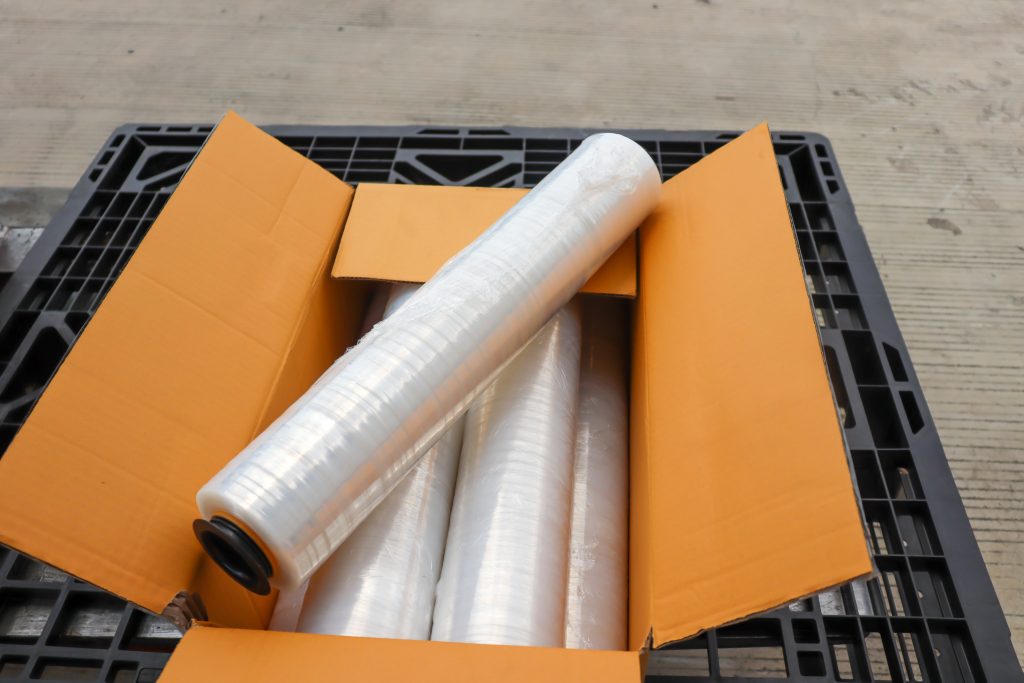 clear Film roll for packing standard core on a pallet