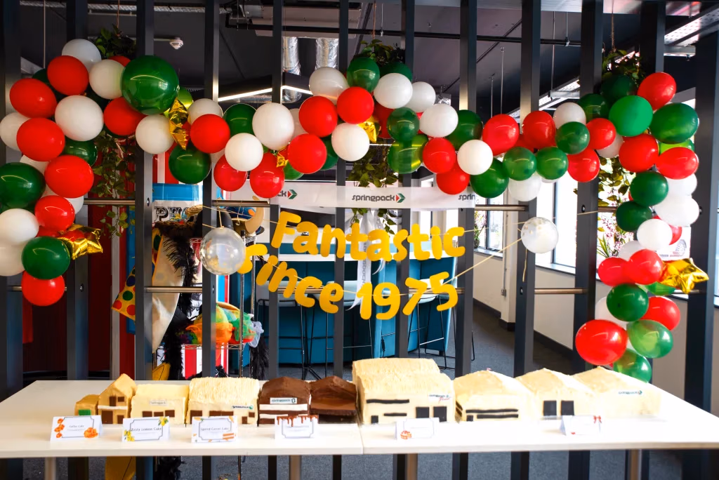Springpack fantastic since 1975, cake long